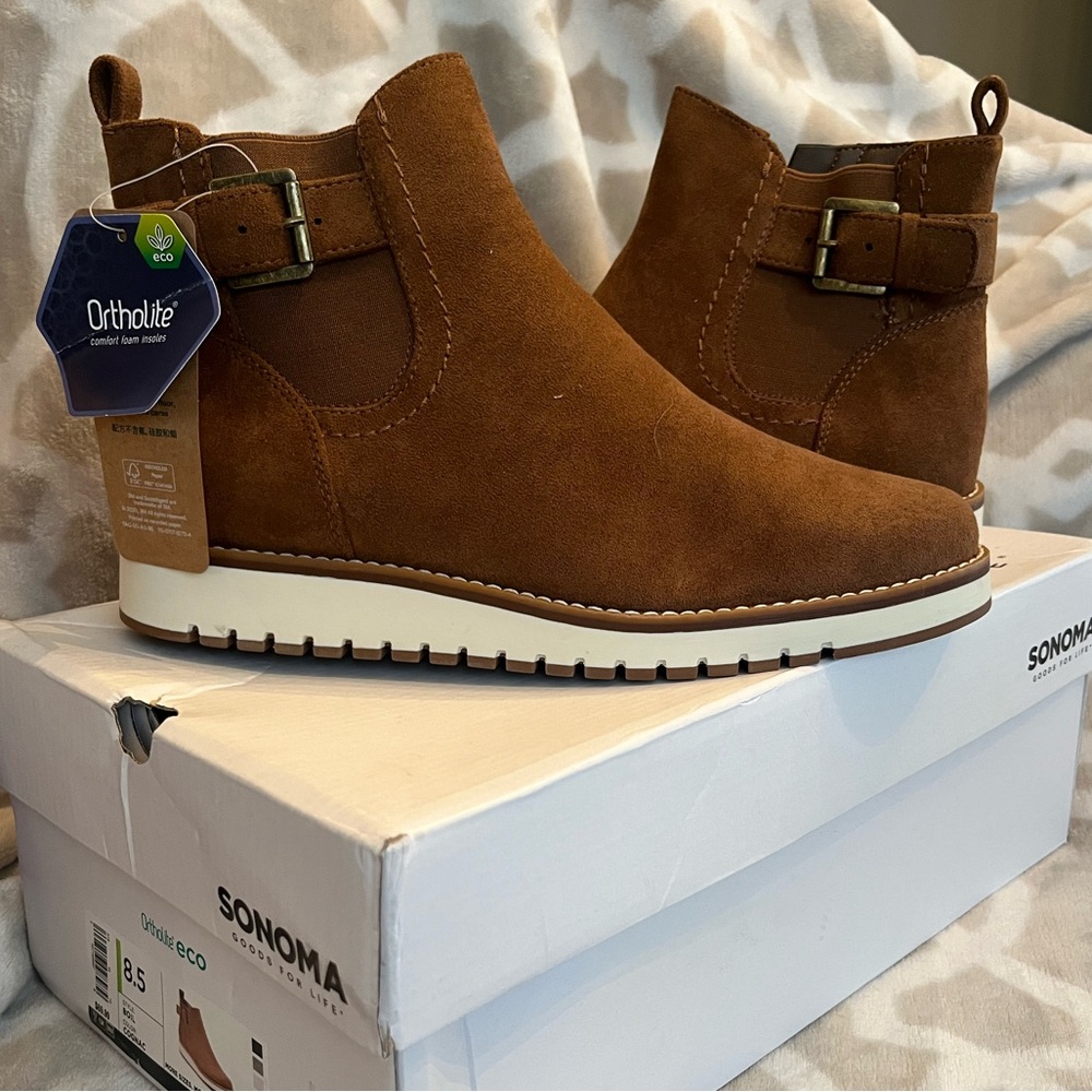 Women’s boots size 8.5 BRAND NEW! Ortholite-Eco $35
